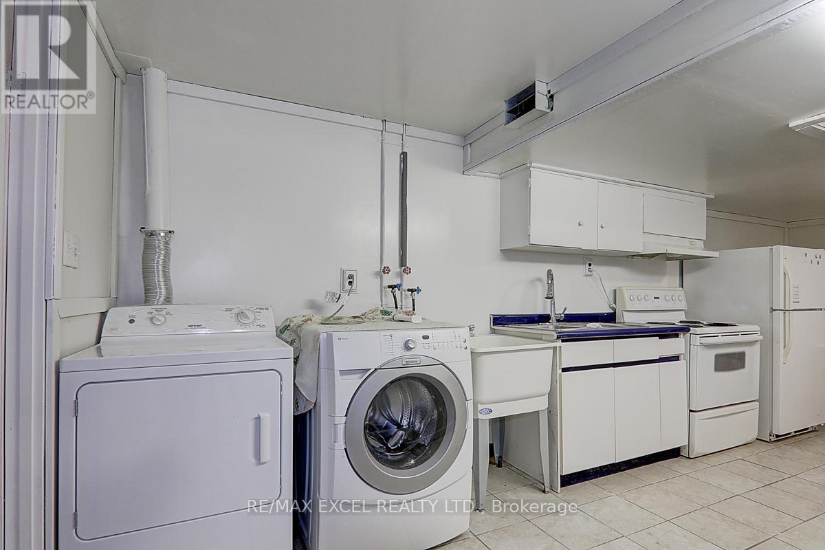 












121 AMBERJACK BOULEVARD

,
Toronto (Woburn),




Ontario
M1H2J6

