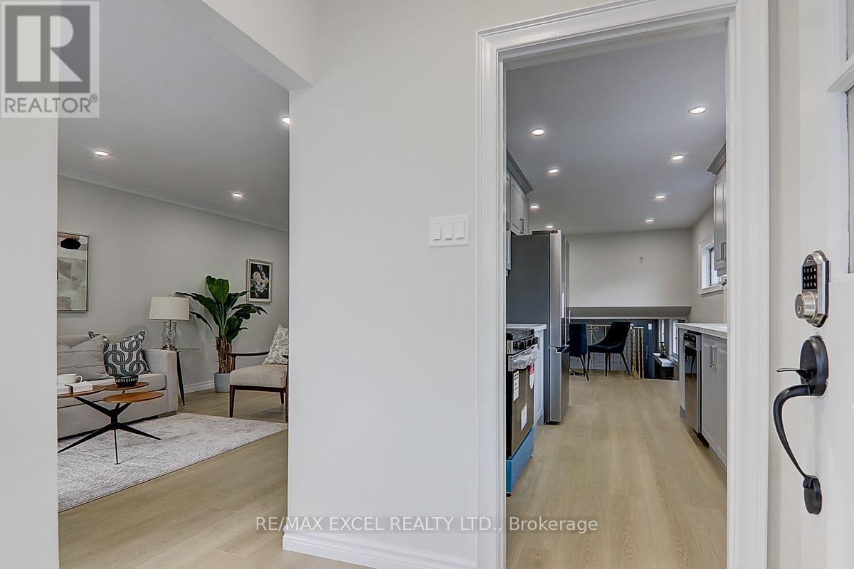 












121 AMBERJACK BOULEVARD

,
Toronto (Woburn),




Ontario
M1H2J6

