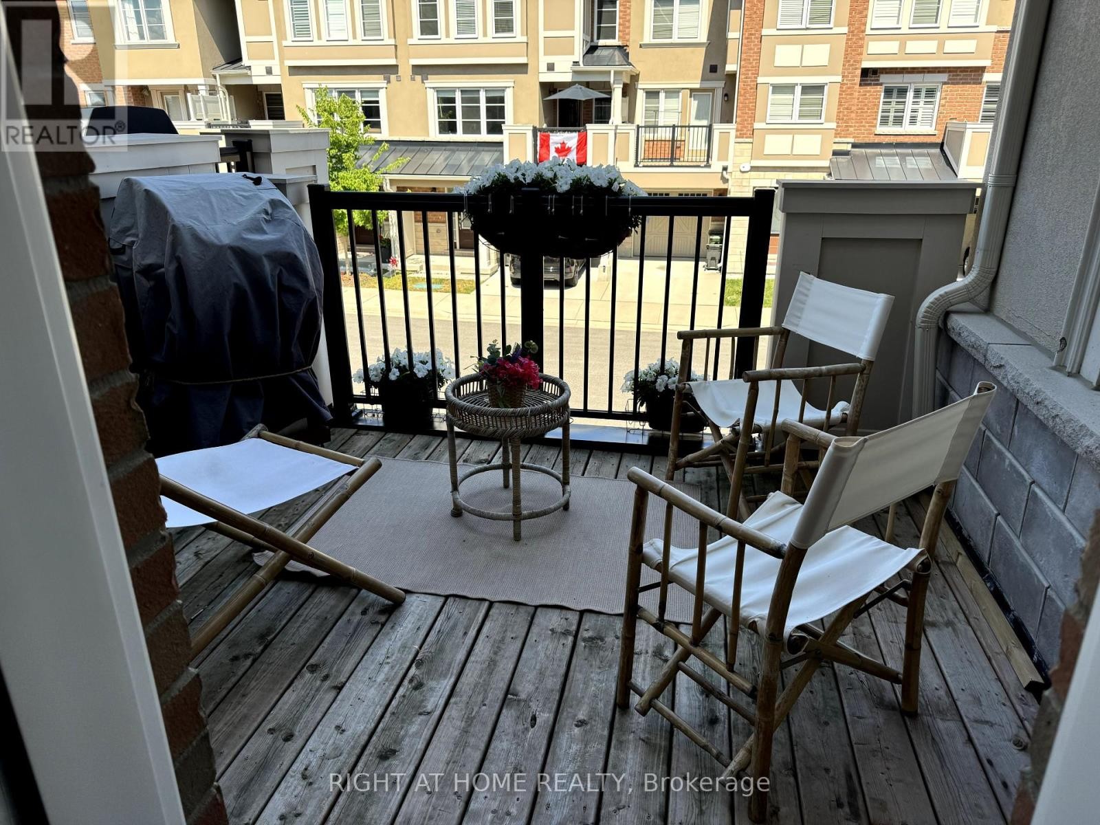 












72 AYERS CRESCENT

,
Toronto (Clairlea-Birchmount),




Ontario
M1L0C4

