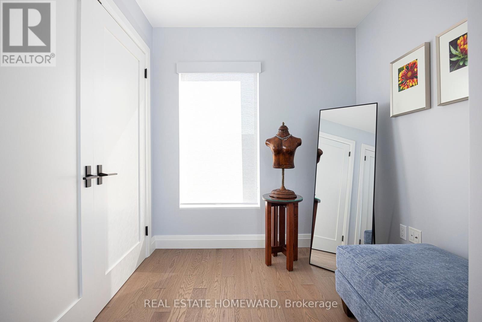 












83 NORTHERN DANCER BOULEVARD

,
Toronto (The Beaches),




Ontario
M4L3Z8

