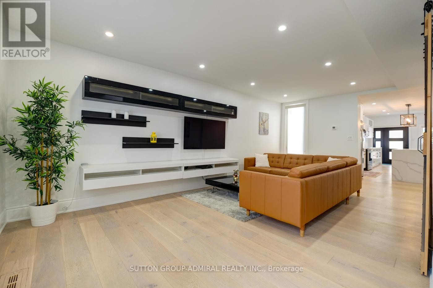 












MAIN & 2ND FLOOR - 70 CARLAW AVENUE

,
Toronto (South Riverdale),




Ontario
M4M2R7

