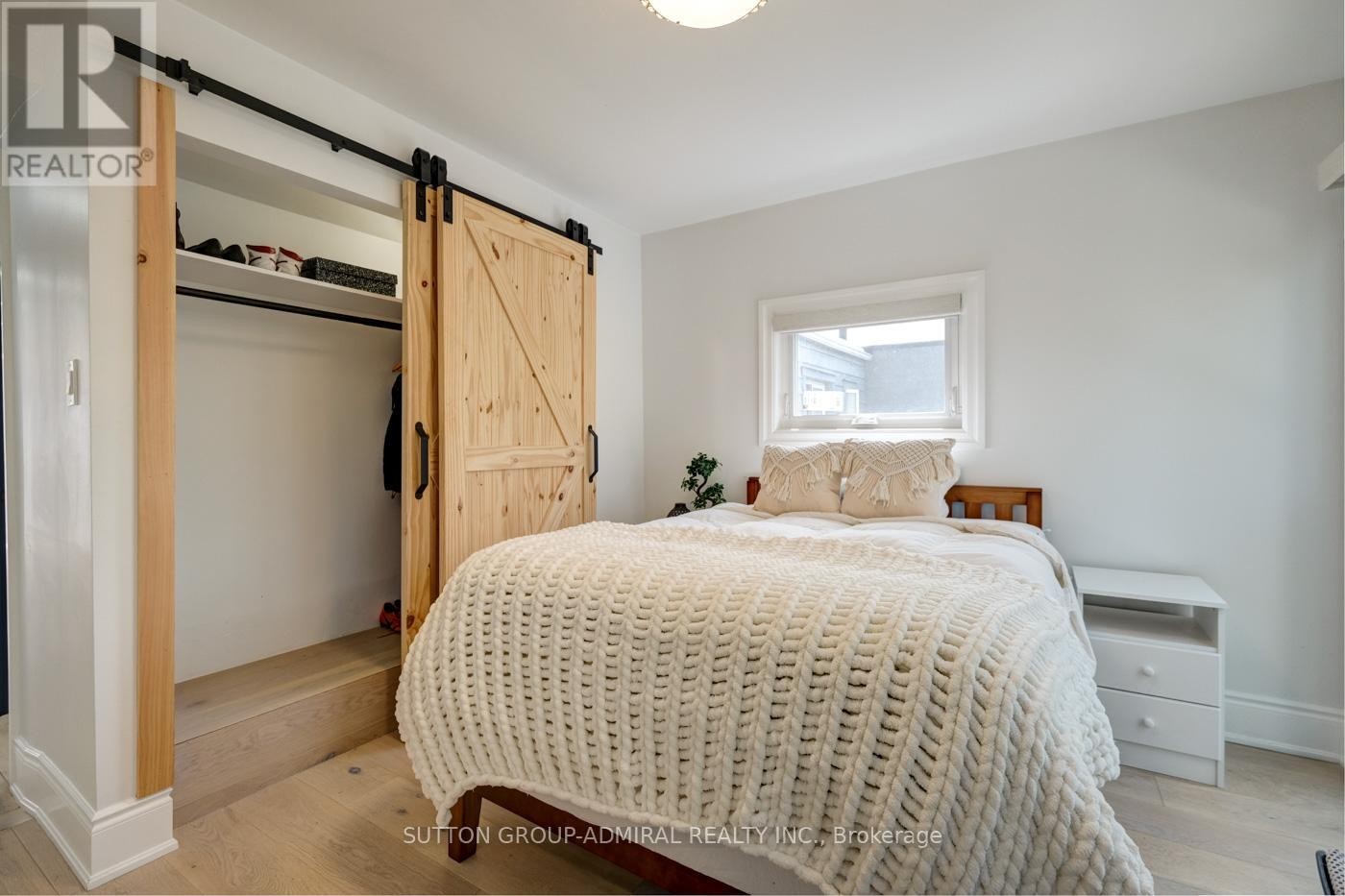 












MAIN & 2ND FLOOR - 70 CARLAW AVENUE

,
Toronto (South Riverdale),




Ontario
M4M2R7

