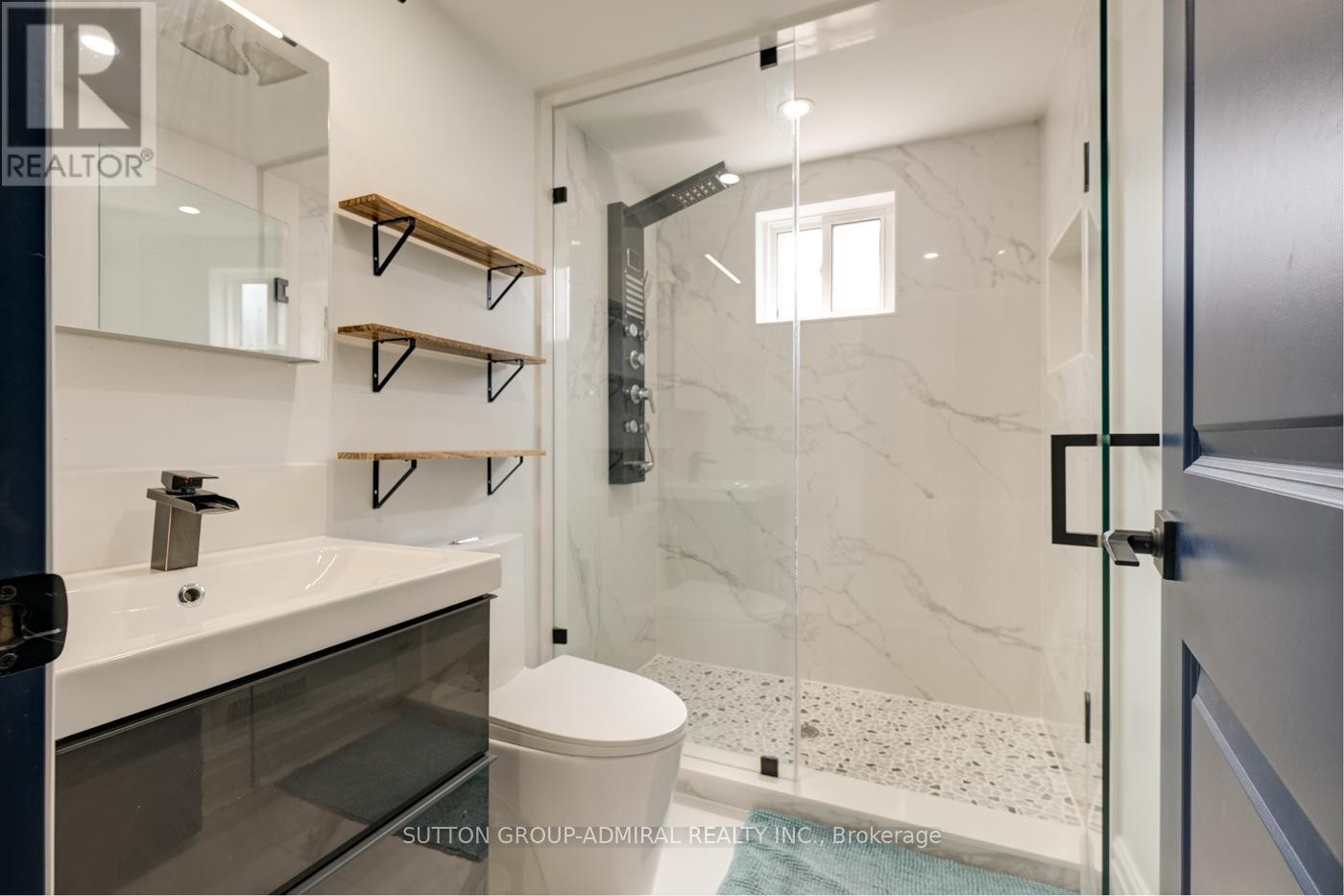 












MAIN & 2ND FLOOR - 70 CARLAW AVENUE

,
Toronto (South Riverdale),




Ontario
M4M2R7

