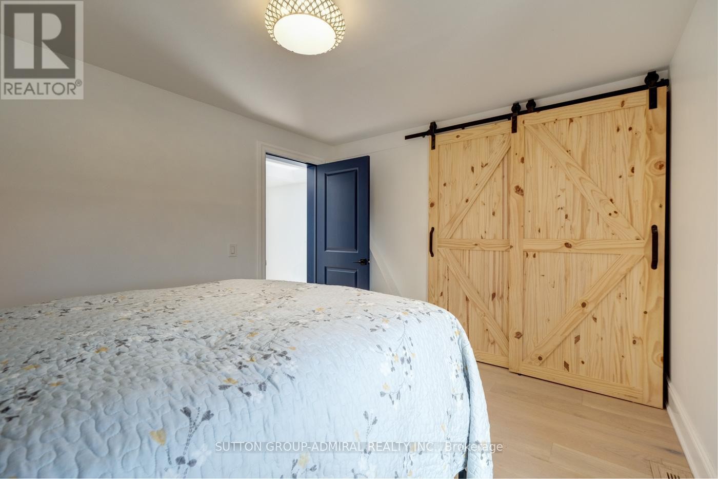 












MAIN & 2ND FLOOR - 70 CARLAW AVENUE

,
Toronto (South Riverdale),




Ontario
M4M2R7

