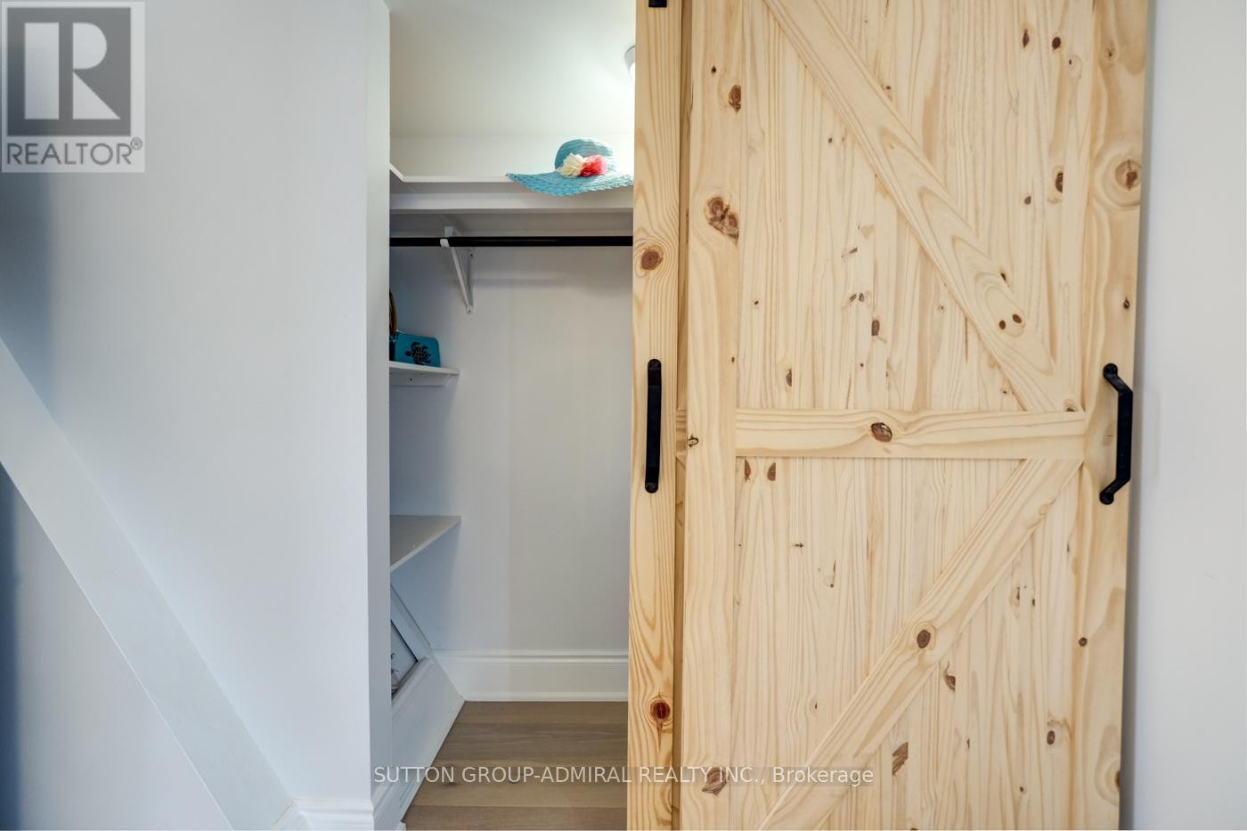 












MAIN & 2ND FLOOR - 70 CARLAW AVENUE

,
Toronto (South Riverdale),




Ontario
M4M2R7

