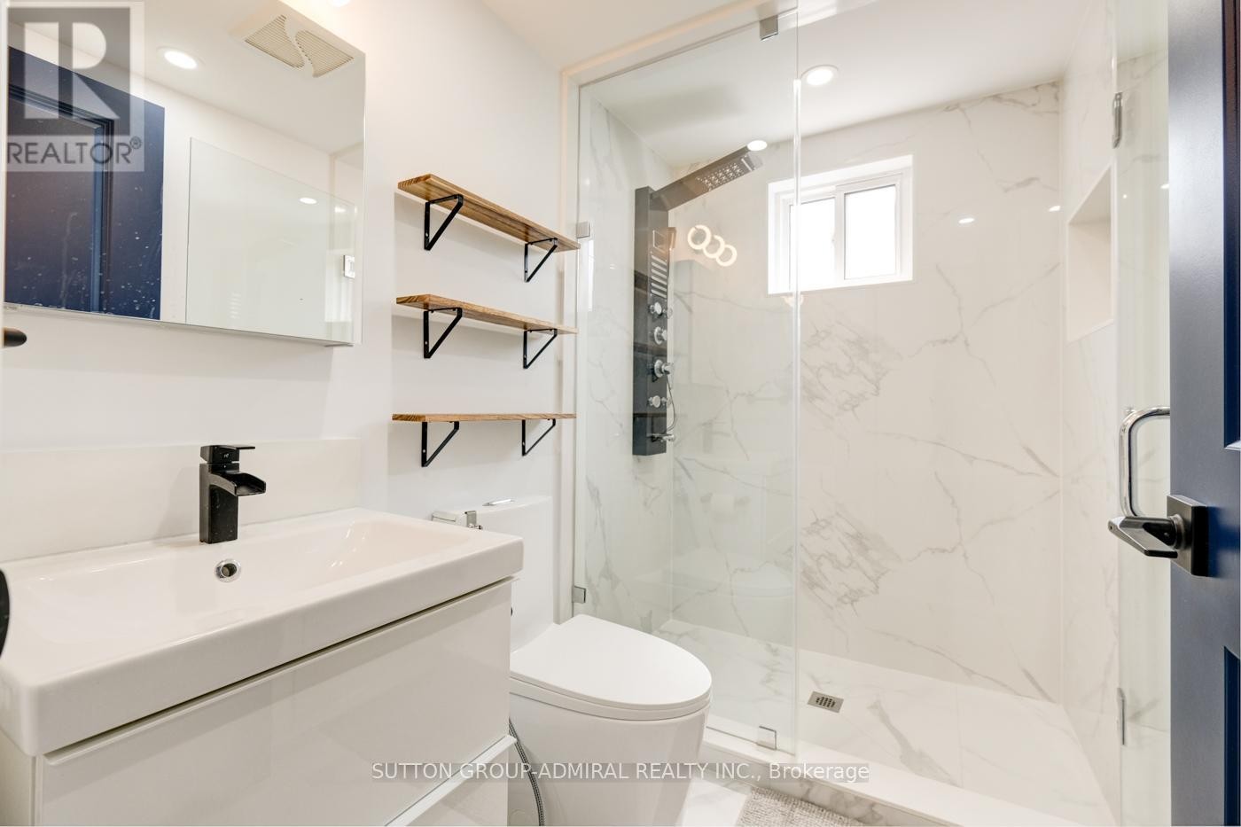 












MAIN & 2ND FLOOR - 70 CARLAW AVENUE

,
Toronto (South Riverdale),




Ontario
M4M2R7

