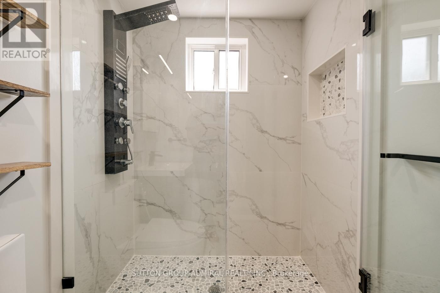 












MAIN & 2ND FLOOR - 70 CARLAW AVENUE

,
Toronto (South Riverdale),




Ontario
M4M2R7

