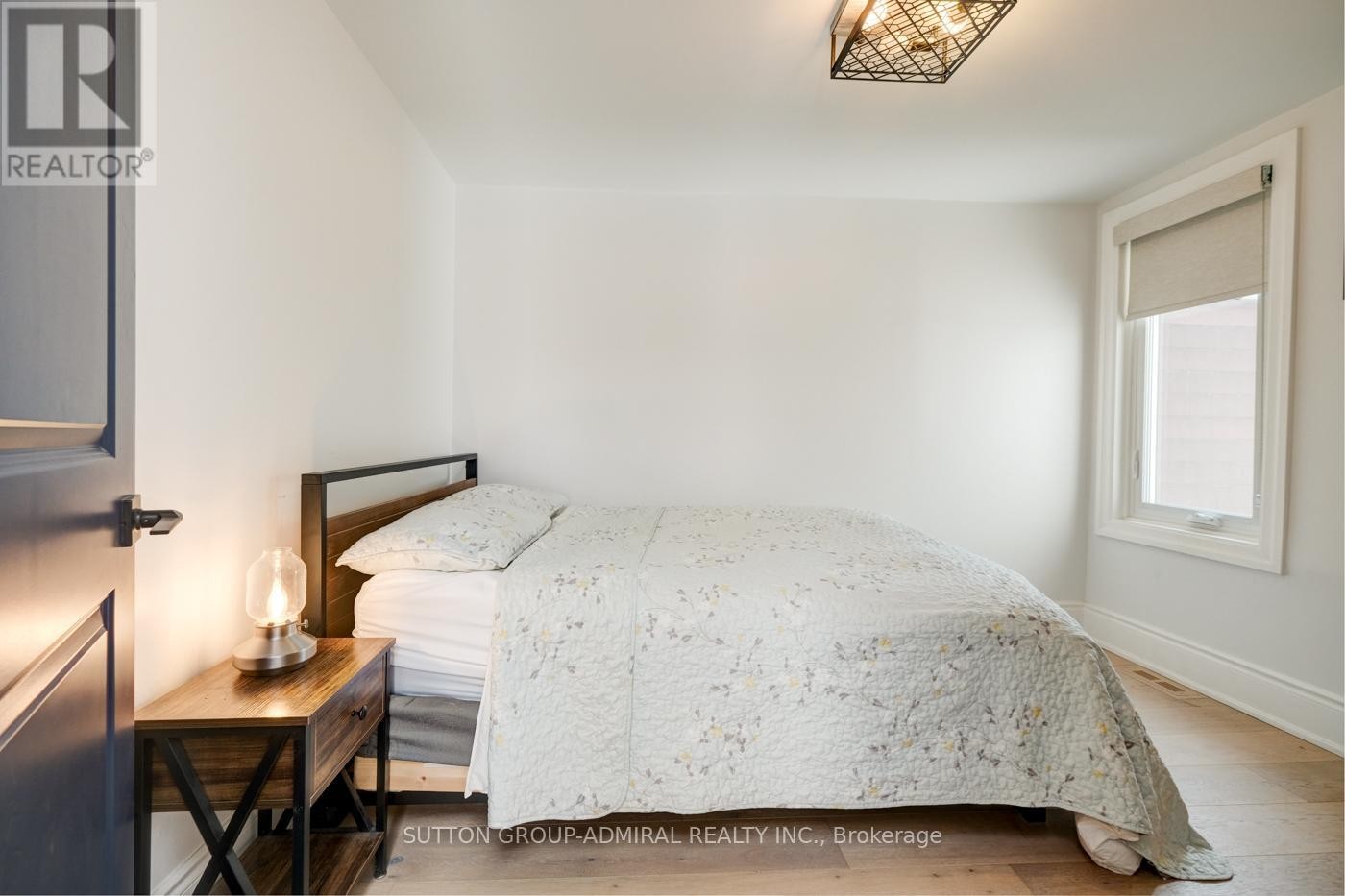 












MAIN & 2ND FLOOR - 70 CARLAW AVENUE

,
Toronto (South Riverdale),




Ontario
M4M2R7


