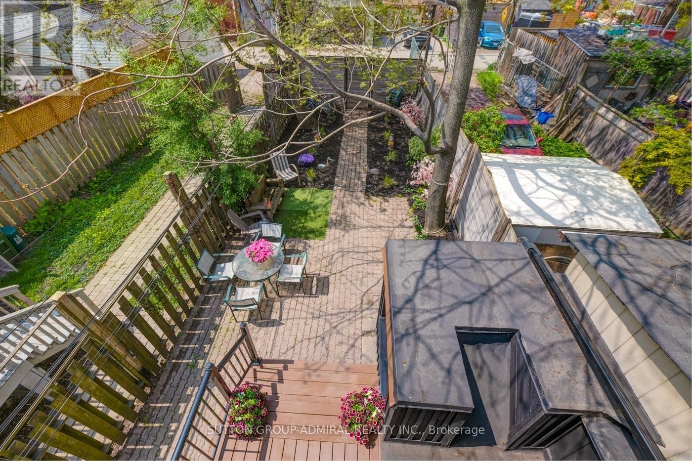 












MAIN & 2ND FLOOR - 70 CARLAW AVENUE

,
Toronto (South Riverdale),




Ontario
M4M2R7

