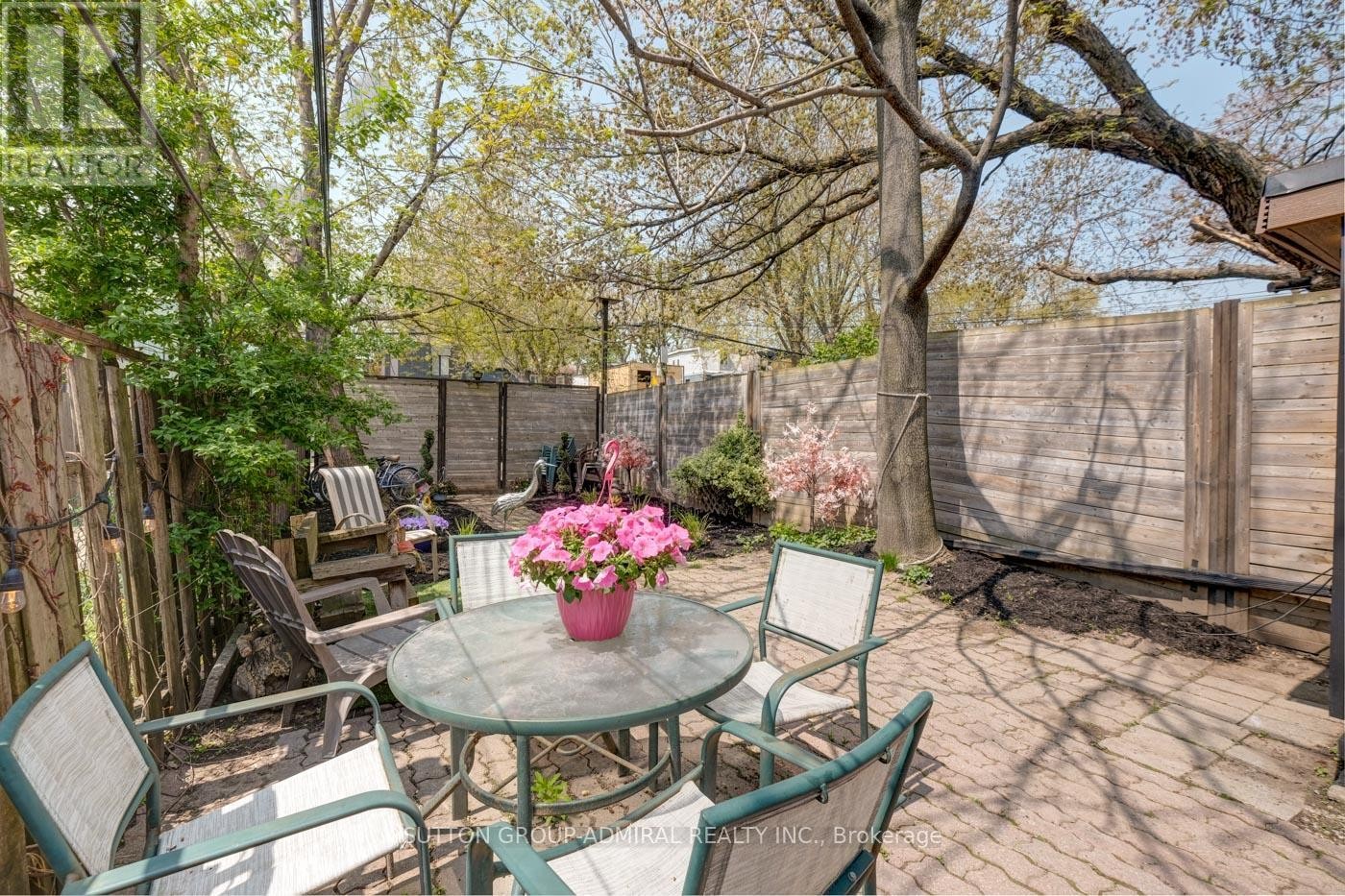 












MAIN & 2ND FLOOR - 70 CARLAW AVENUE

,
Toronto (South Riverdale),




Ontario
M4M2R7

