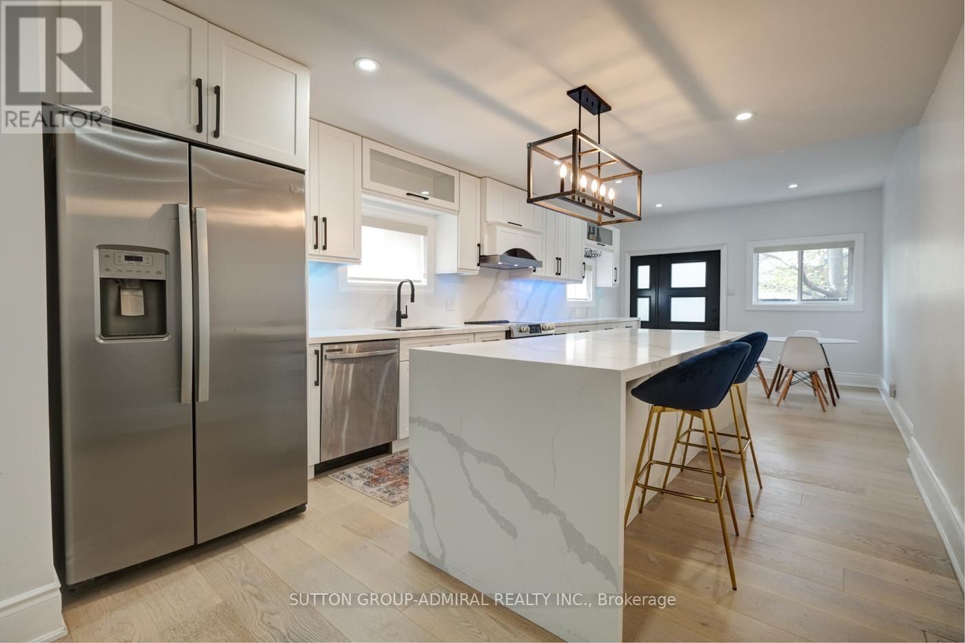 












MAIN & 2ND FLOOR - 70 CARLAW AVENUE

,
Toronto (South Riverdale),




Ontario
M4M2R7

