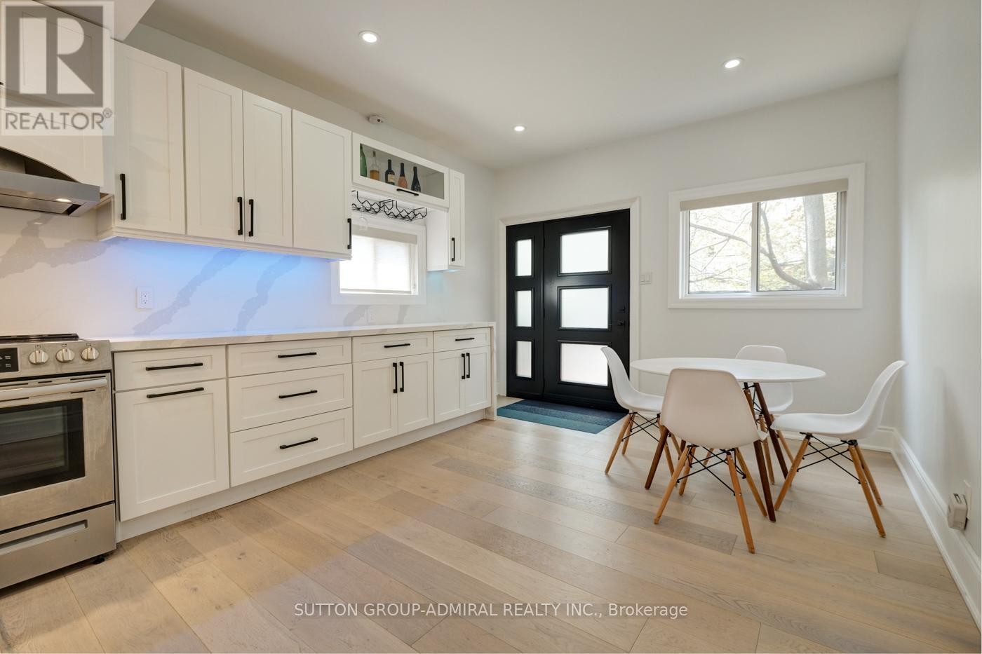 












MAIN & 2ND FLOOR - 70 CARLAW AVENUE

,
Toronto (South Riverdale),




Ontario
M4M2R7

