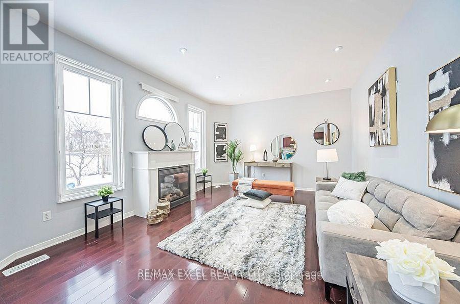 












3 HEADON AVENUE

,
Ajax (Central East),




Ontario
L1Z1R4

