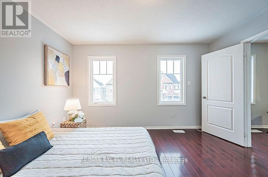 












3 HEADON AVENUE

,
Ajax (Central East),




Ontario
L1Z1R4

