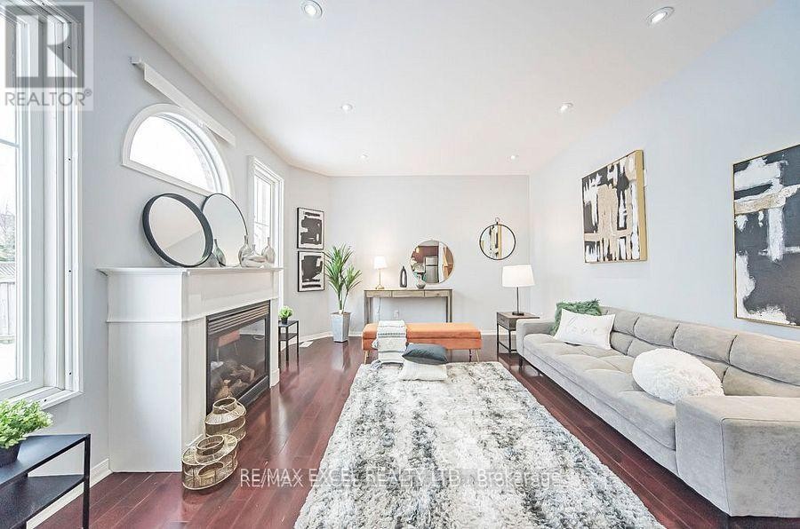 












3 HEADON AVENUE

,
Ajax (Central East),




Ontario
L1Z1R4

