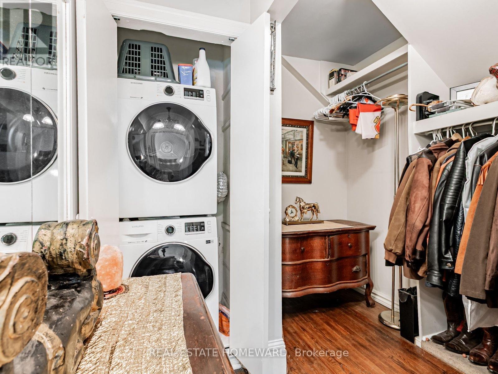 












39 WOLFREY AVENUE

,
Toronto (North Riverdale),




Ontario
M4K1K9

