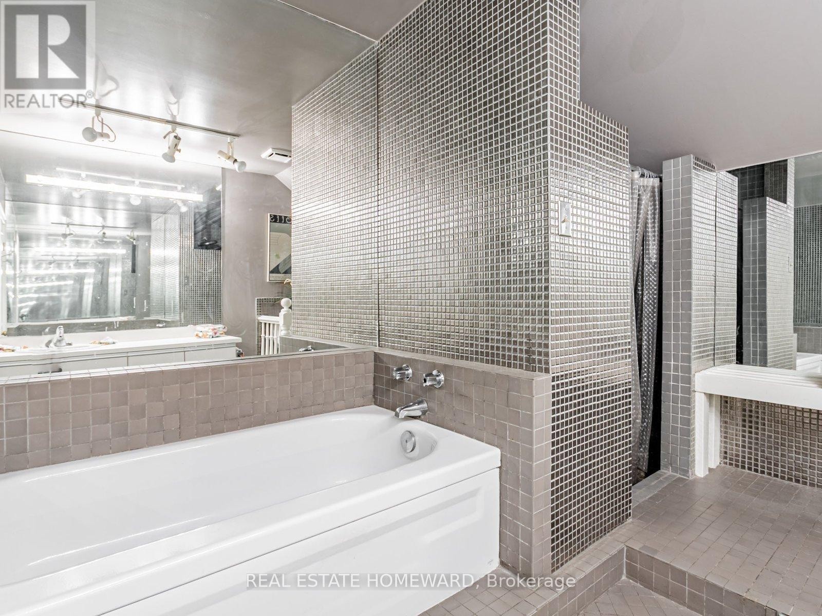 












39 WOLFREY AVENUE

,
Toronto (North Riverdale),




Ontario
M4K1K9

