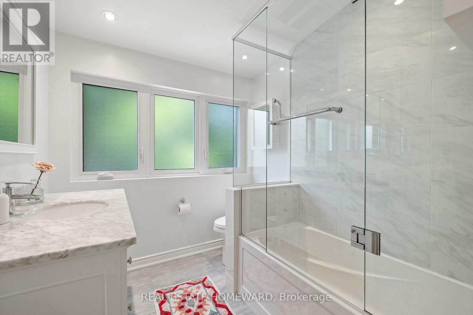 












58 COLUMBINE AVENUE

,
Toronto (The Beaches),




Ontario
M4L1P5

