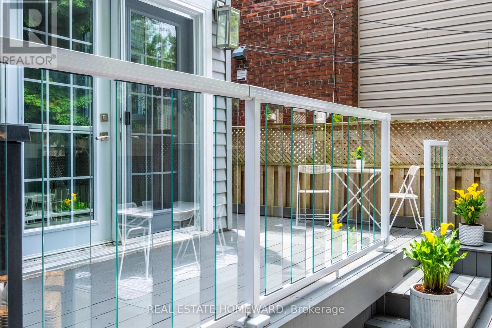 












58 COLUMBINE AVENUE

,
Toronto (The Beaches),




Ontario
M4L1P5

