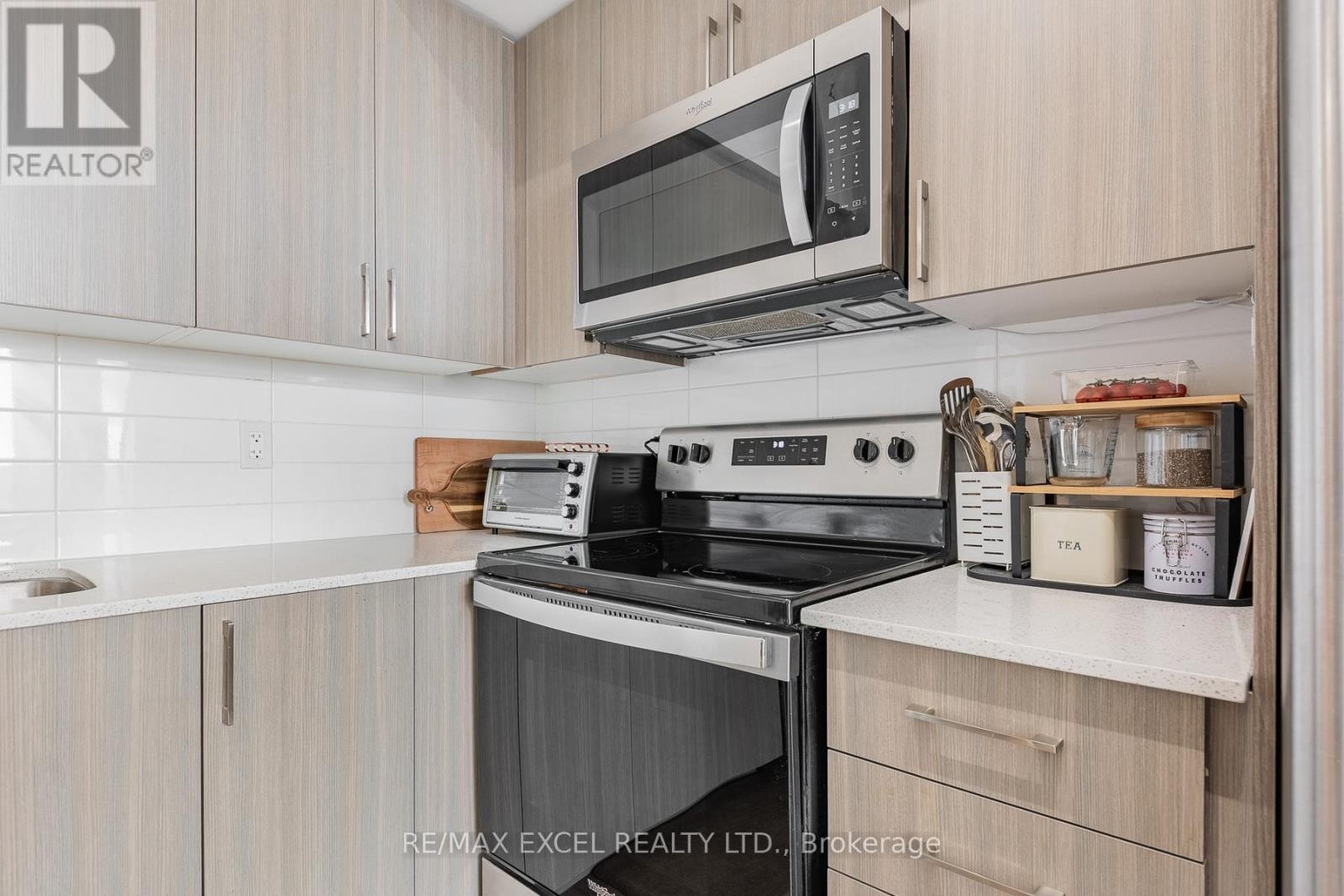 












907 - 3121 SHEPPARD AVENUE E

,
Toronto (Tam O'Shanter-Sullivan),




Ontario
M1T0B6

