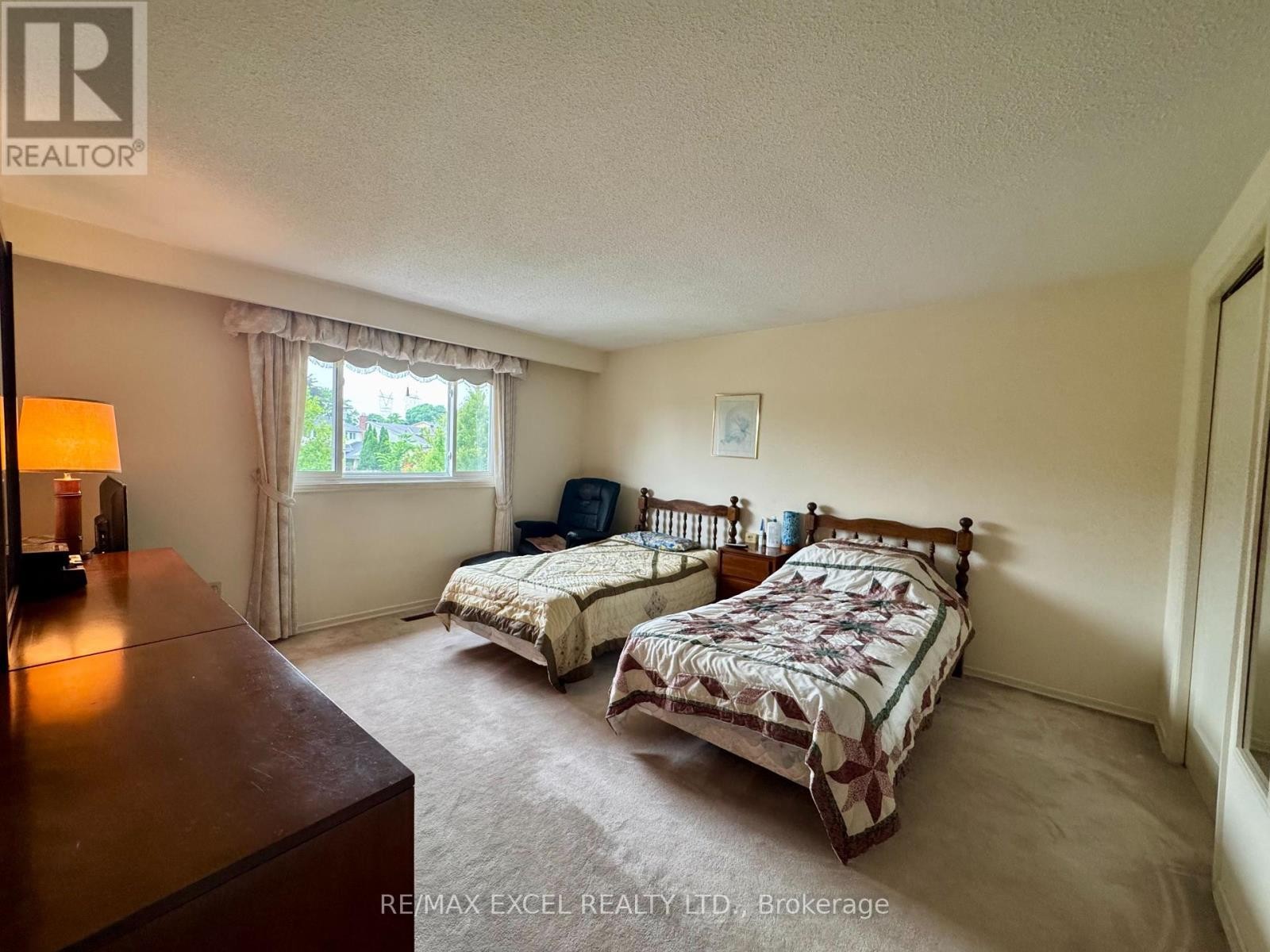 












53 DELBURN DRIVE

,
Toronto (Agincourt North),




Ontario
M1V1A8


