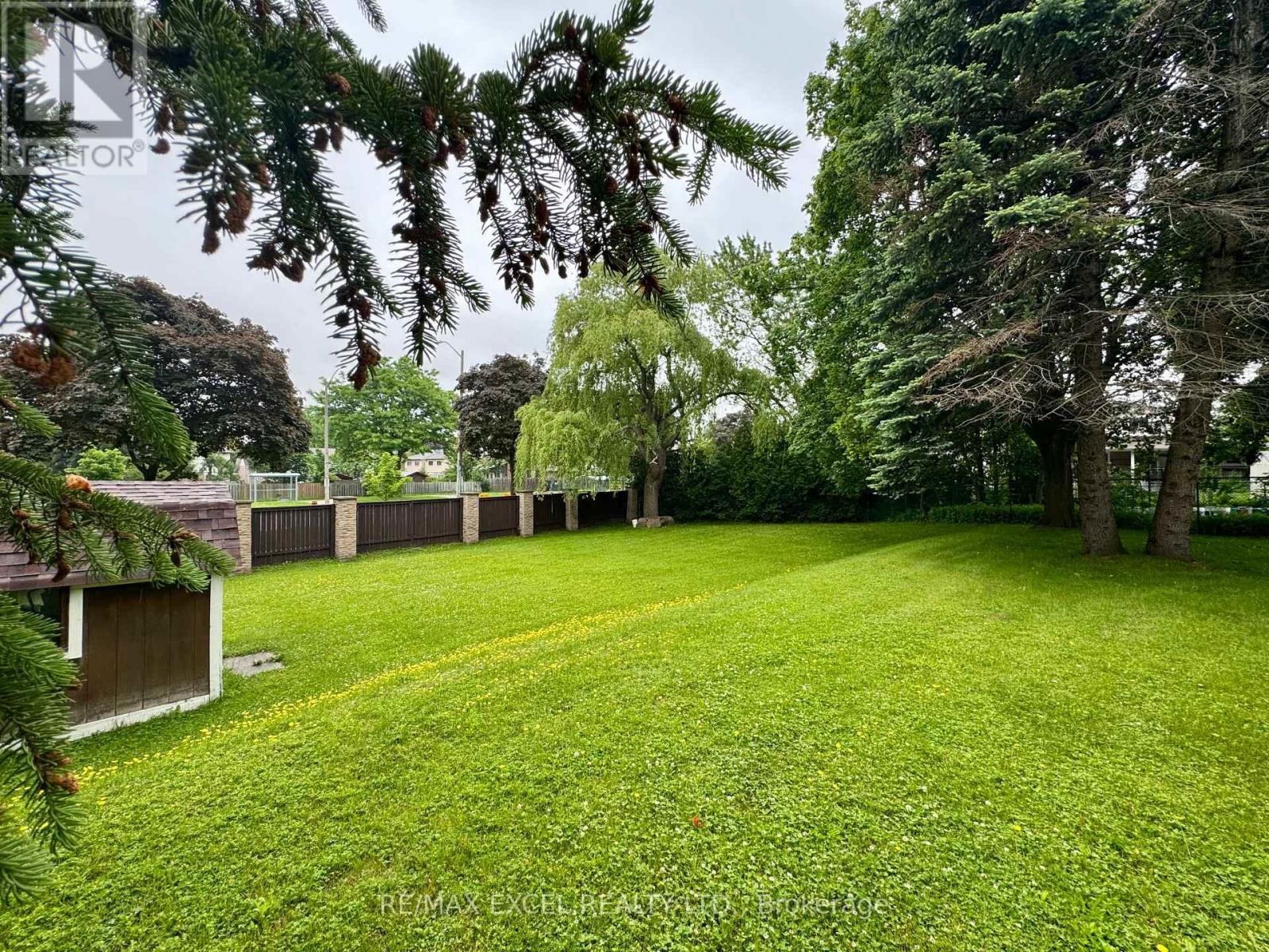 












53 DELBURN DRIVE

,
Toronto (Agincourt North),




Ontario
M1V1A8

