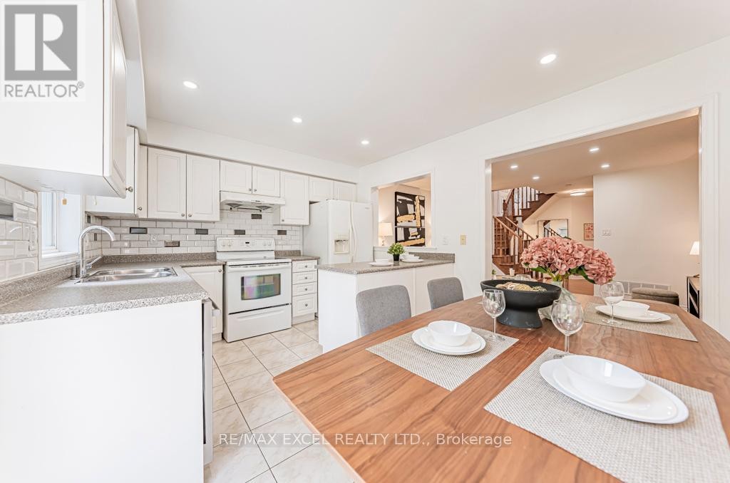 












71A MONTEZUMA TRAIL

,
Toronto (Agincourt North),




Ontario
M1V1K4

