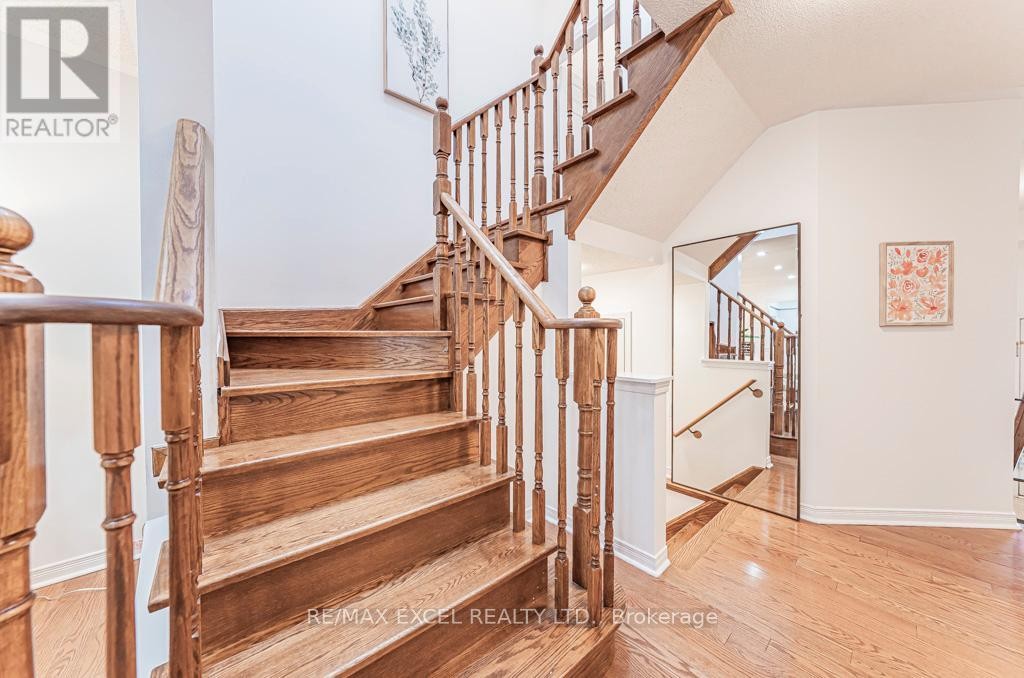 












71A MONTEZUMA TRAIL

,
Toronto (Agincourt North),




Ontario
M1V1K4

