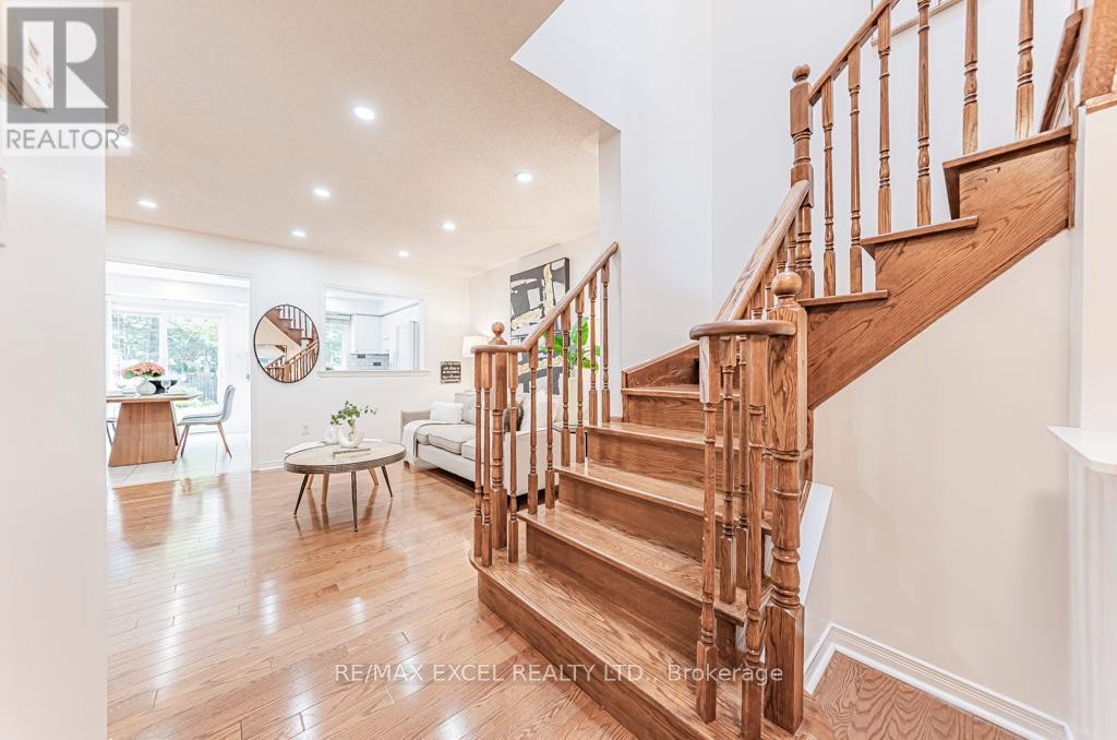 












71A MONTEZUMA TRAIL

,
Toronto (Agincourt North),




Ontario
M1V1K4


