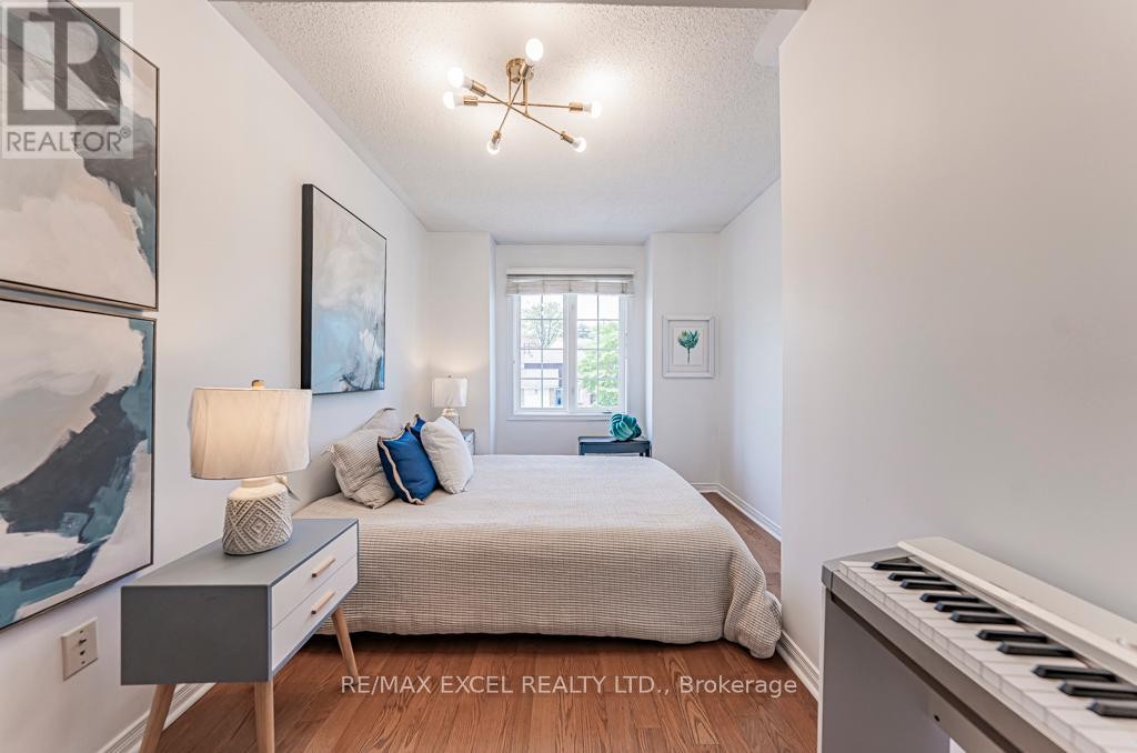 












71A MONTEZUMA TRAIL

,
Toronto (Agincourt North),




Ontario
M1V1K4

