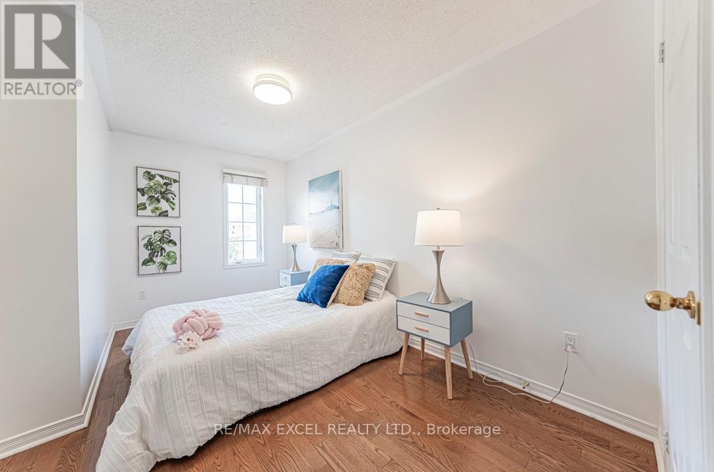 












71A MONTEZUMA TRAIL

,
Toronto (Agincourt North),




Ontario
M1V1K4

