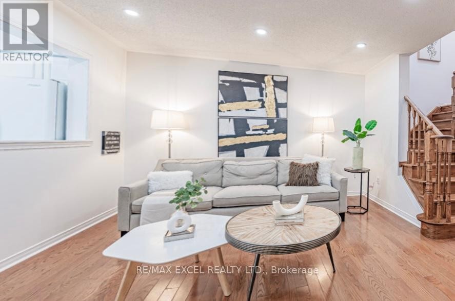 












71A MONTEZUMA TRAIL

,
Toronto (Agincourt North),




Ontario
M1V1K4

