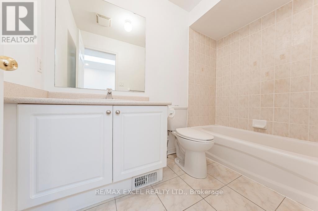 












71A MONTEZUMA TRAIL

,
Toronto (Agincourt North),




Ontario
M1V1K4

