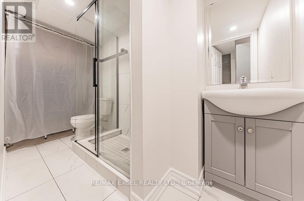 












71A MONTEZUMA TRAIL

,
Toronto (Agincourt North),




Ontario
M1V1K4

