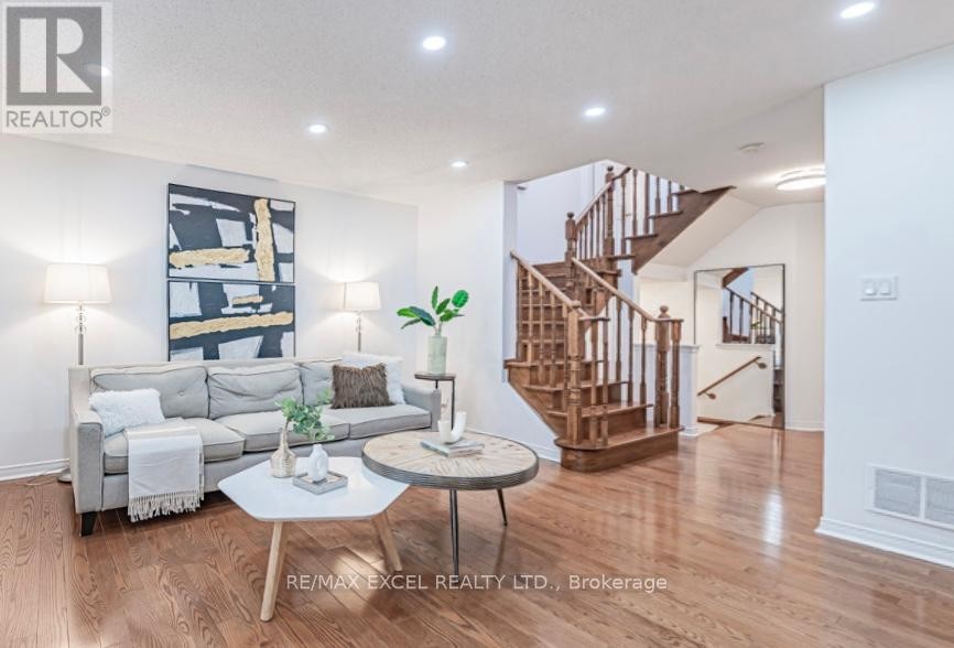 












71A MONTEZUMA TRAIL

,
Toronto (Agincourt North),




Ontario
M1V1K4

