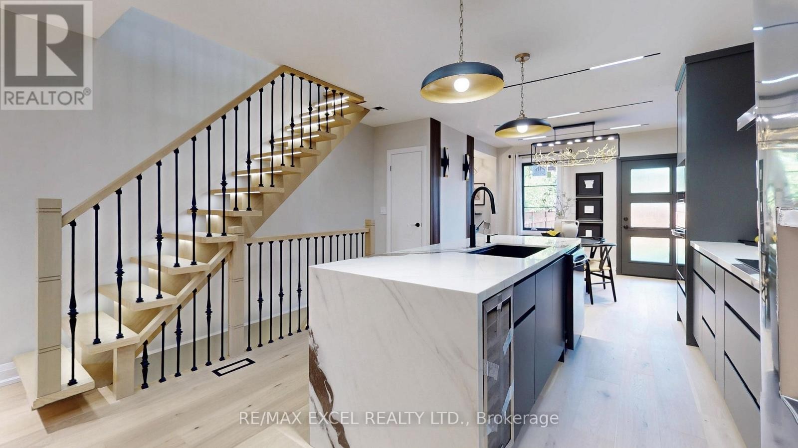 












117 GLEBEMOUNT AVENUE

,
Toronto (Danforth),




Ontario
M4C3R9

