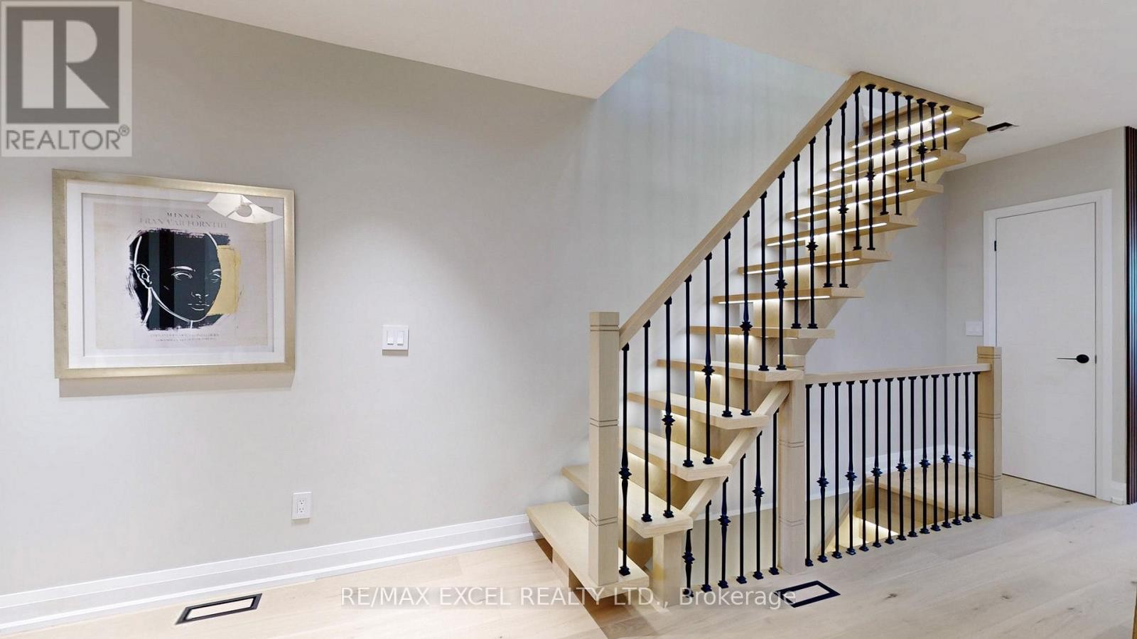 












117 GLEBEMOUNT AVENUE

,
Toronto (Danforth),




Ontario
M4C3R9

