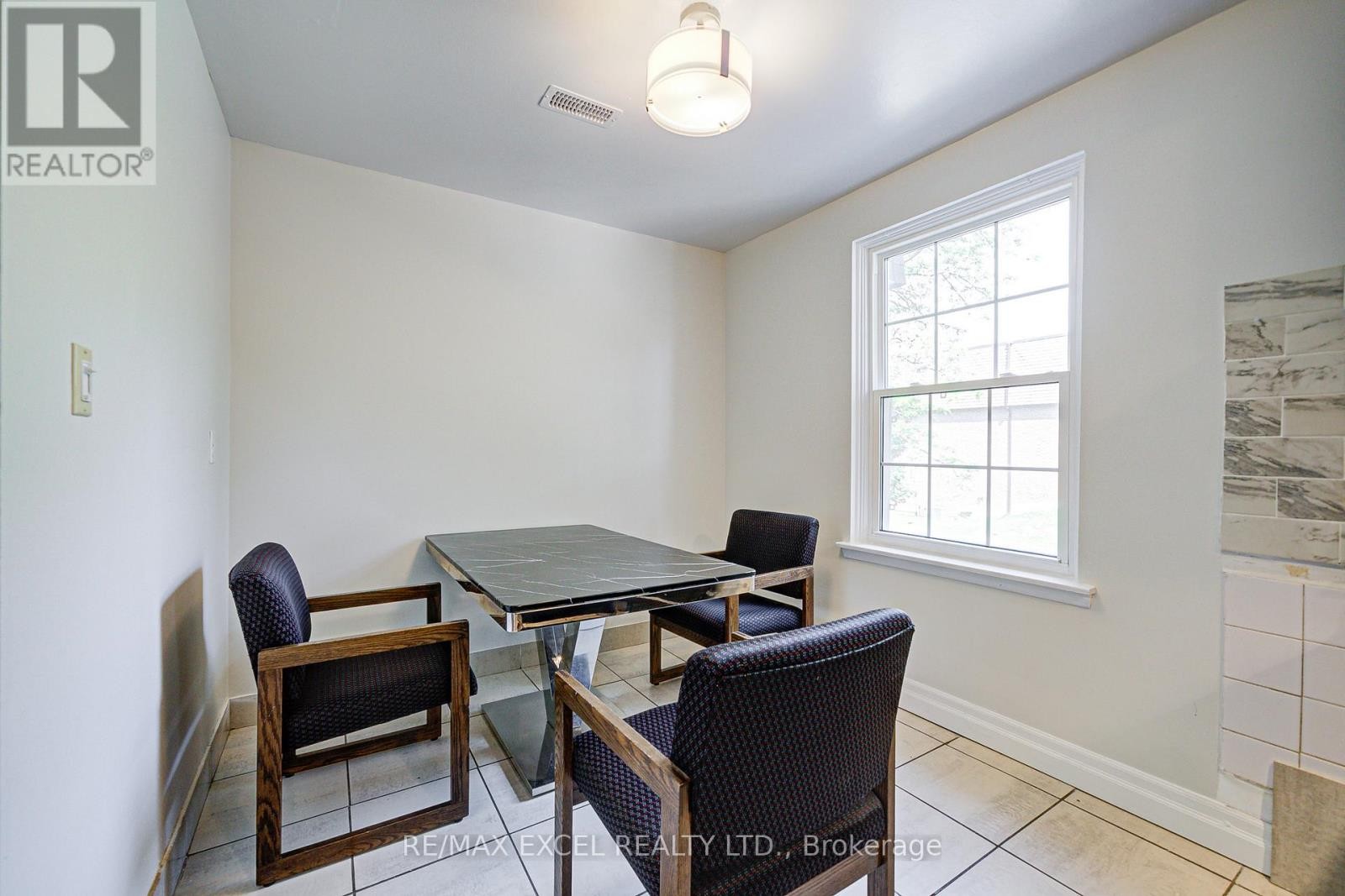 












1 - 20 CROCKAMHILL DRIVE

,
Toronto (Agincourt North),




Ontario
M1S3H1

