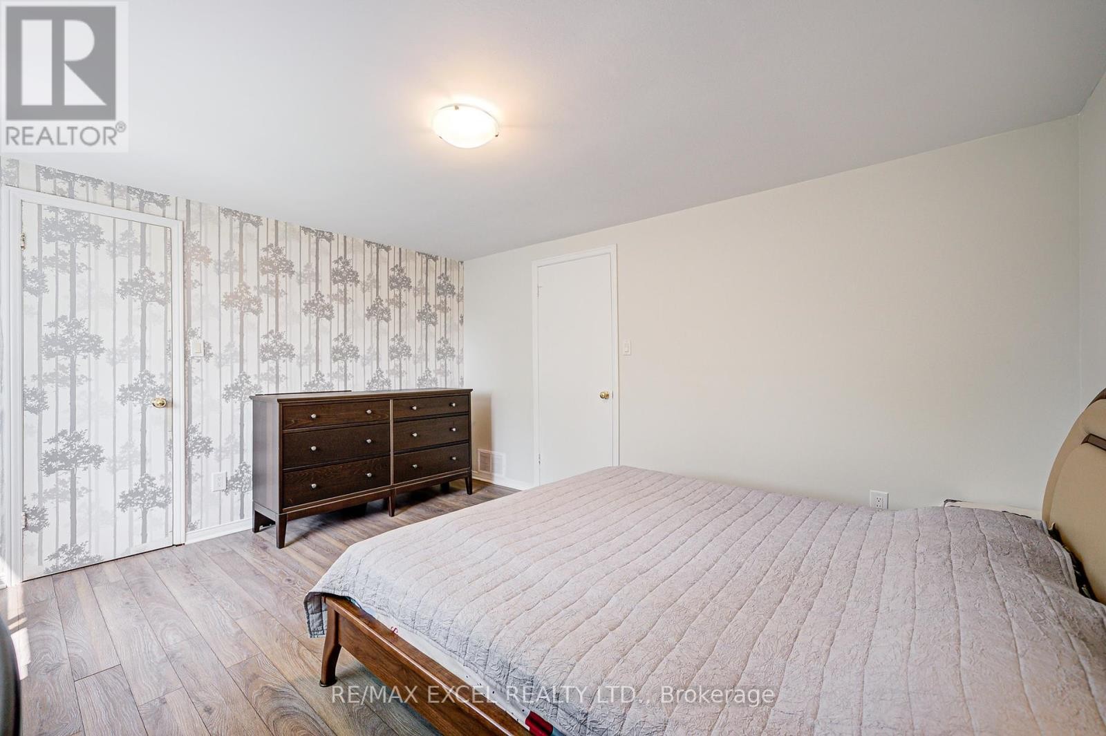 












1 - 20 CROCKAMHILL DRIVE

,
Toronto (Agincourt North),




Ontario
M1S3H1

