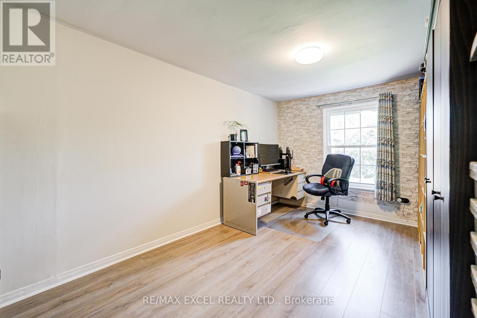 












1 - 20 CROCKAMHILL DRIVE

,
Toronto (Agincourt North),




Ontario
M1S3H1

