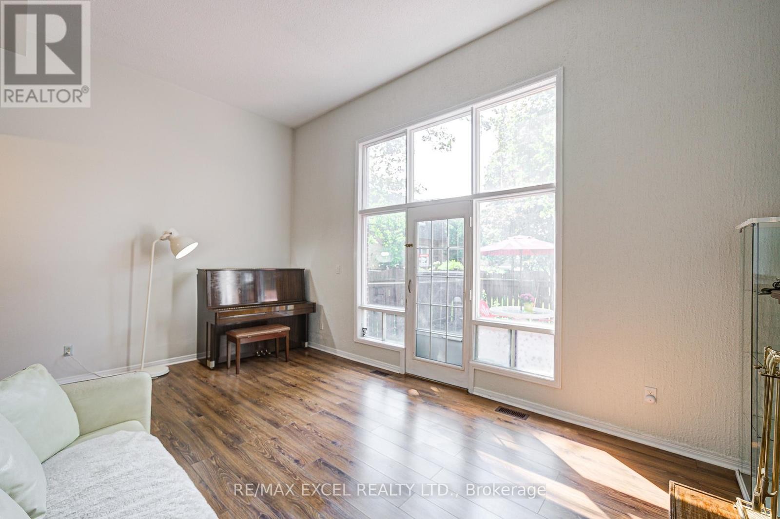 












1 - 20 CROCKAMHILL DRIVE

,
Toronto (Agincourt North),




Ontario
M1S3H1

