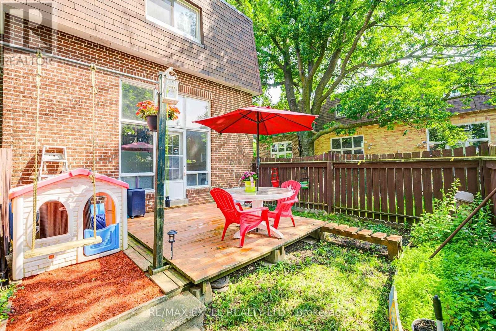 












1 - 20 CROCKAMHILL DRIVE

,
Toronto (Agincourt North),




Ontario
M1S3H1

