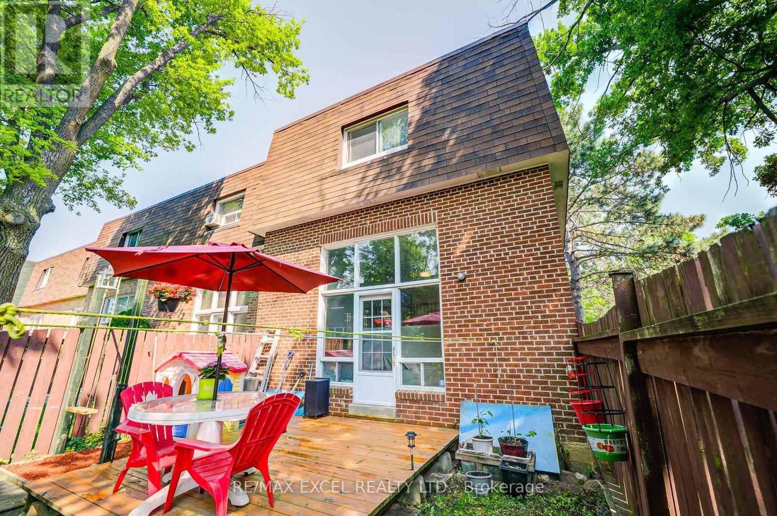 












1 - 20 CROCKAMHILL DRIVE

,
Toronto (Agincourt North),




Ontario
M1S3H1

