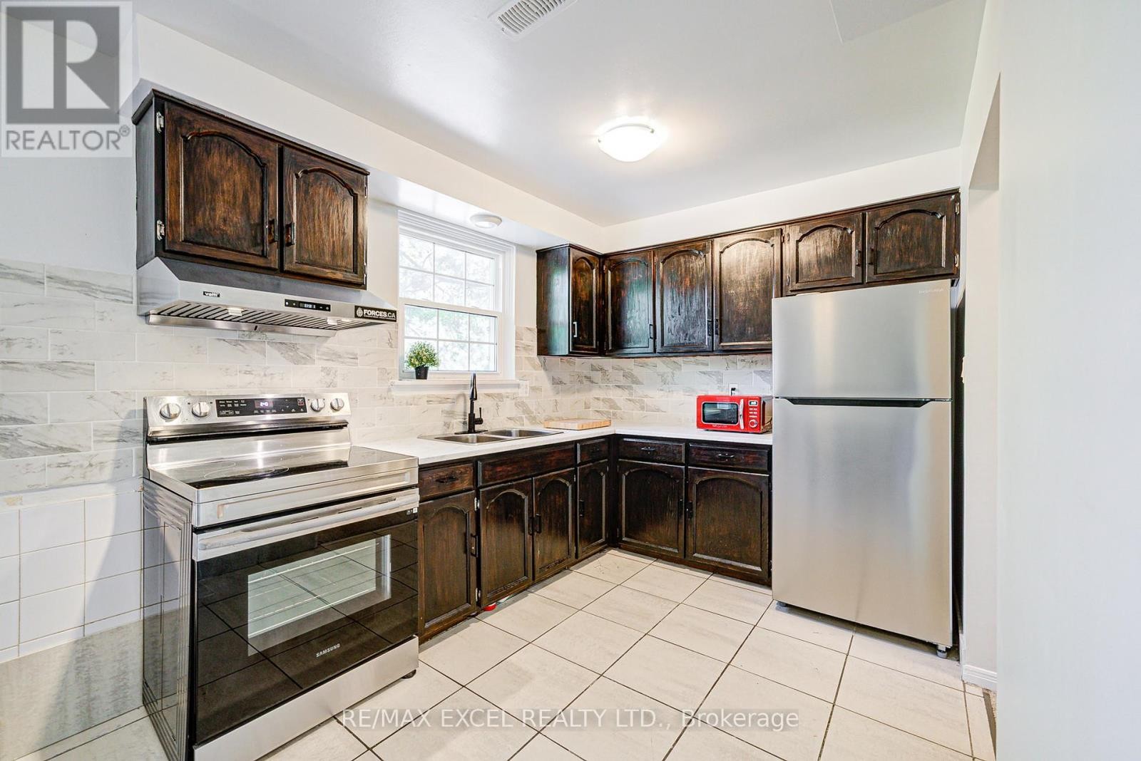 












1 - 20 CROCKAMHILL DRIVE

,
Toronto (Agincourt North),




Ontario
M1S3H1

