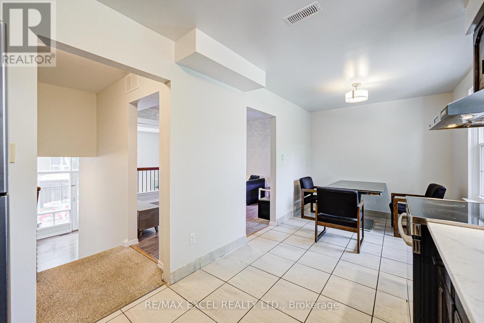 












1 - 20 CROCKAMHILL DRIVE

,
Toronto (Agincourt North),




Ontario
M1S3H1

