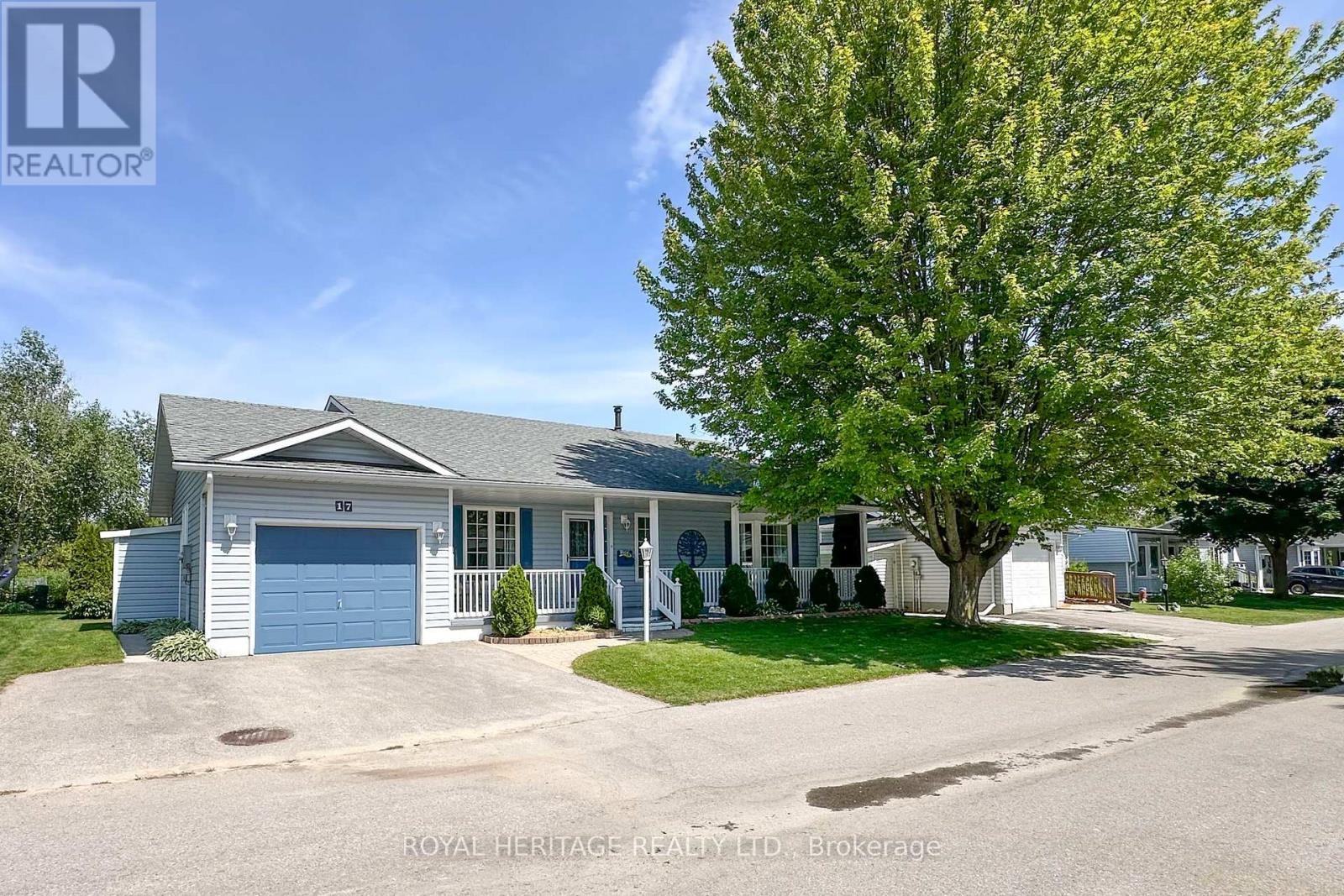 












17 FAIRWAY DRIVE

,
Clarington (Newcastle),




Ontario
L1B1B3

