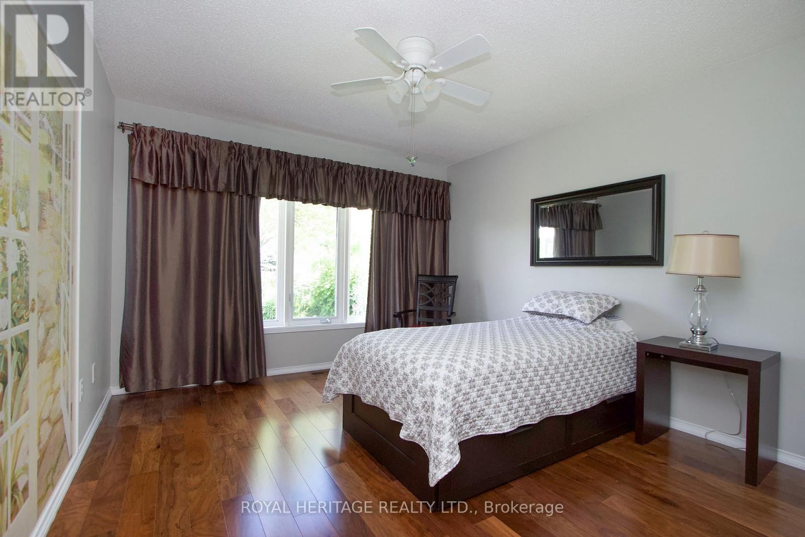 












17 FAIRWAY DRIVE

,
Clarington (Newcastle),




Ontario
L1B1B3

