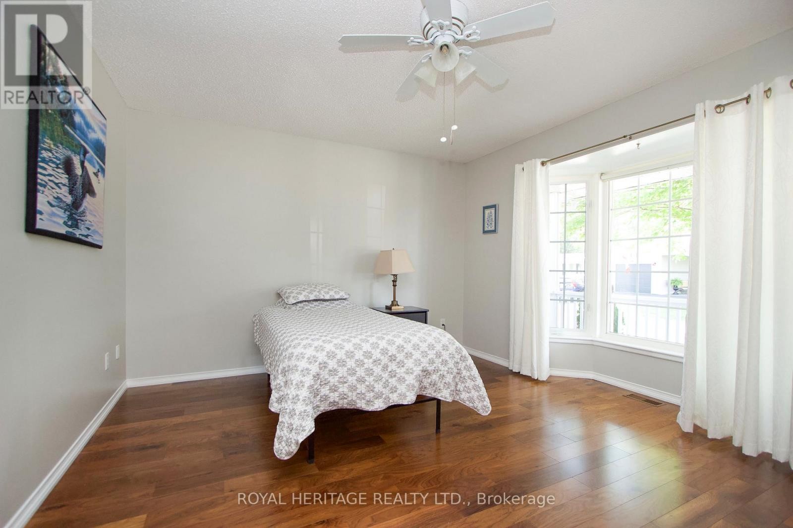 












17 FAIRWAY DRIVE

,
Clarington (Newcastle),




Ontario
L1B1B3

