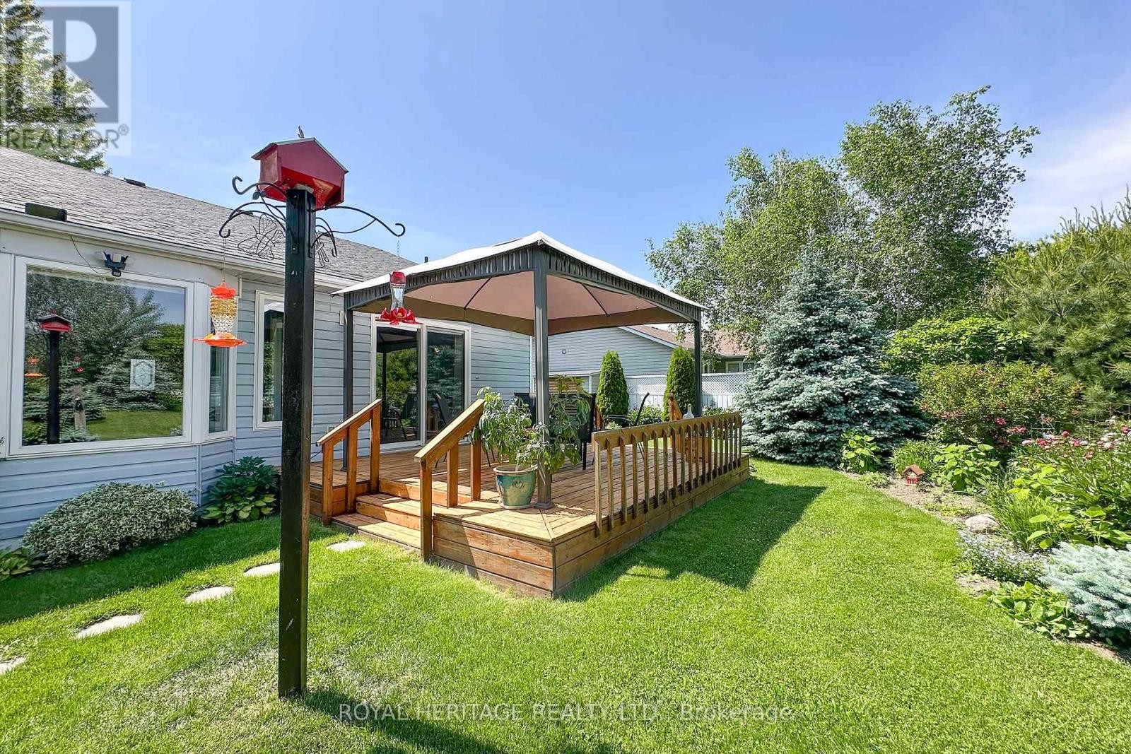 












17 FAIRWAY DRIVE

,
Clarington (Newcastle),




Ontario
L1B1B3

