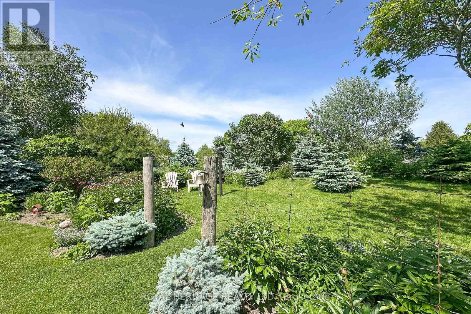 












17 FAIRWAY DRIVE

,
Clarington (Newcastle),




Ontario
L1B1B3

